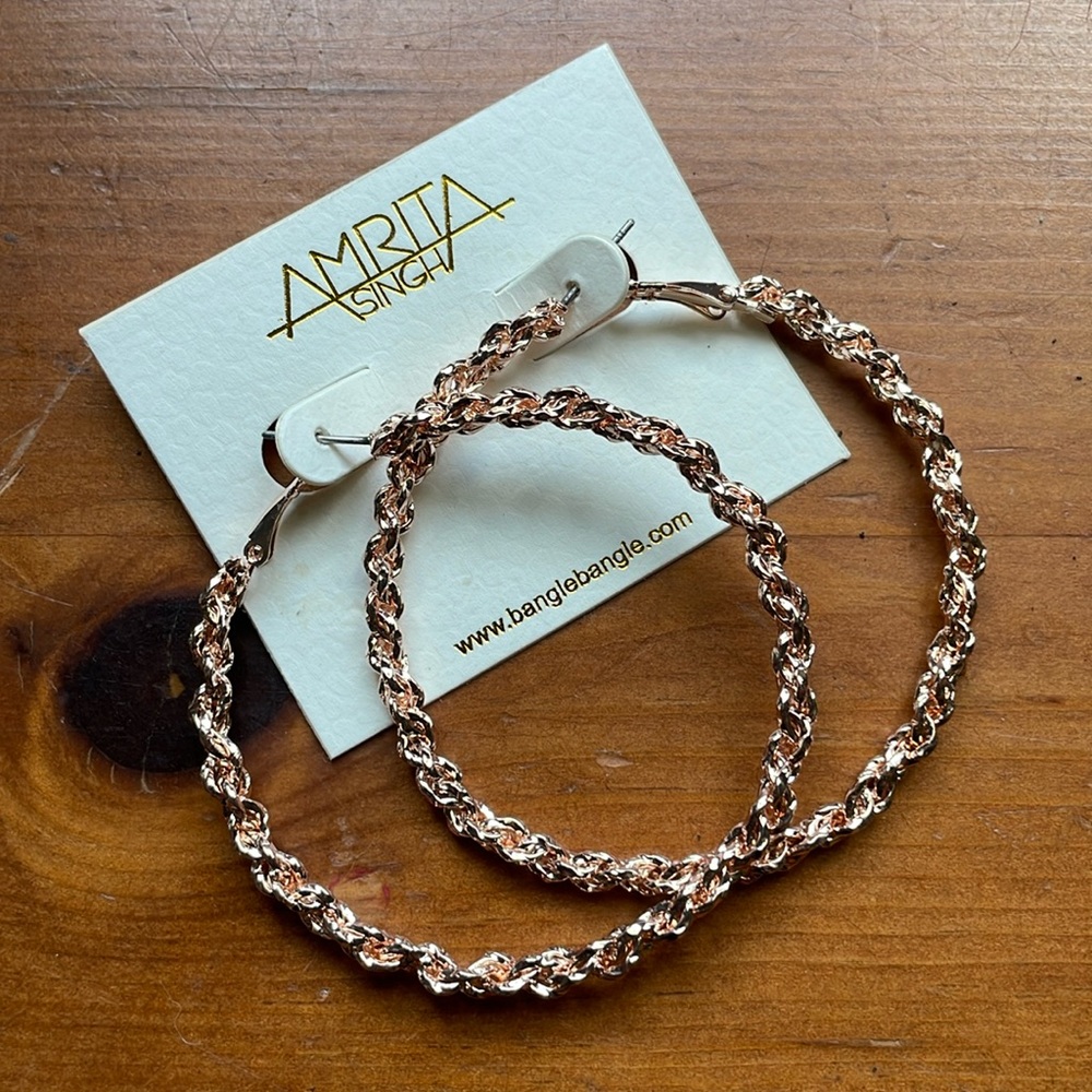 Amrita Singh hoops